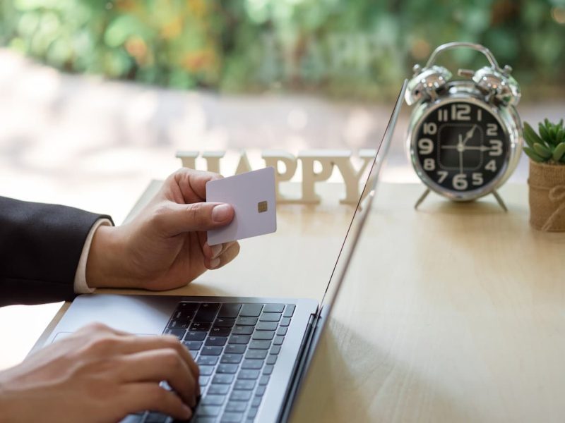 Thumbnail-For-Quick Credit What Is a Fast Loan and When Should You Use It-By-Mon Petit Pret